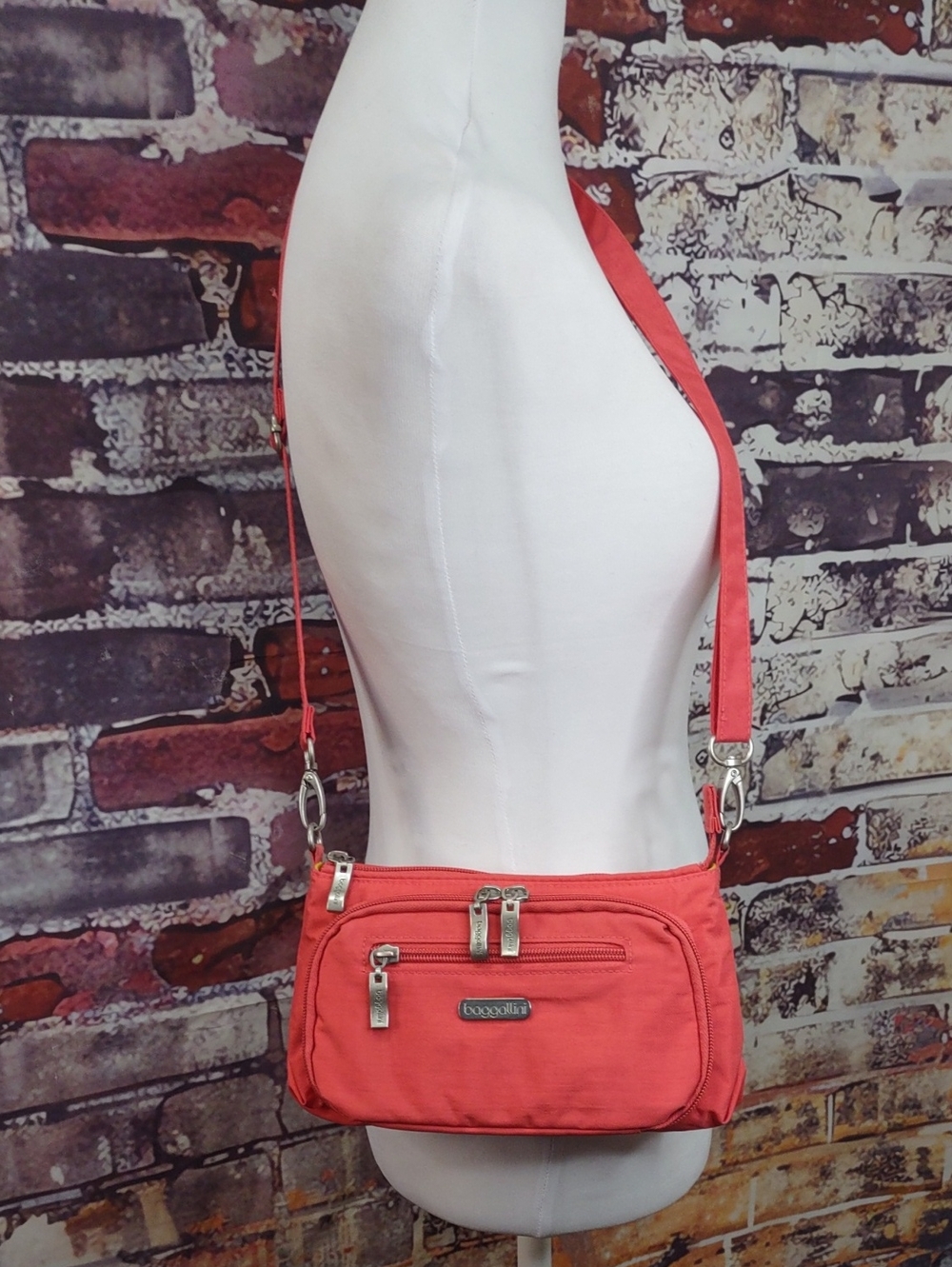 Baggallini Coral Crossbody Organizer